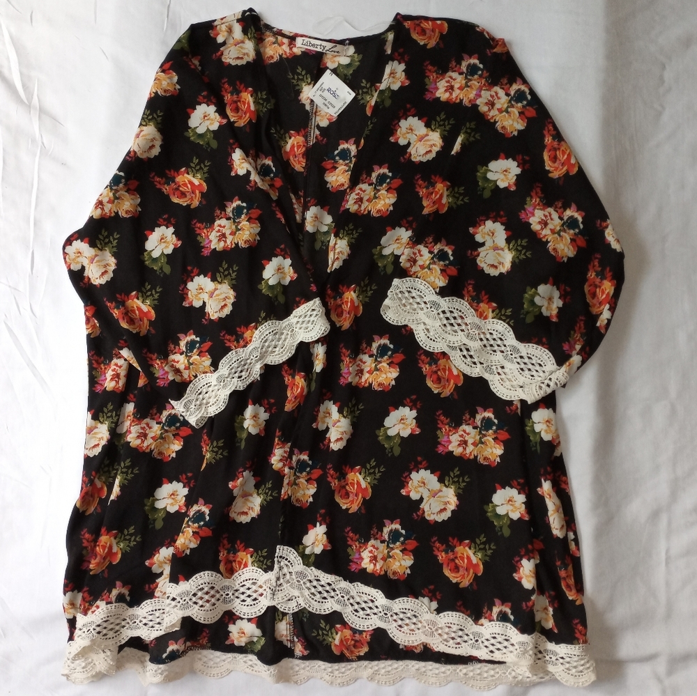 NWT Women's Liberty Love Floral Printed Cardigan